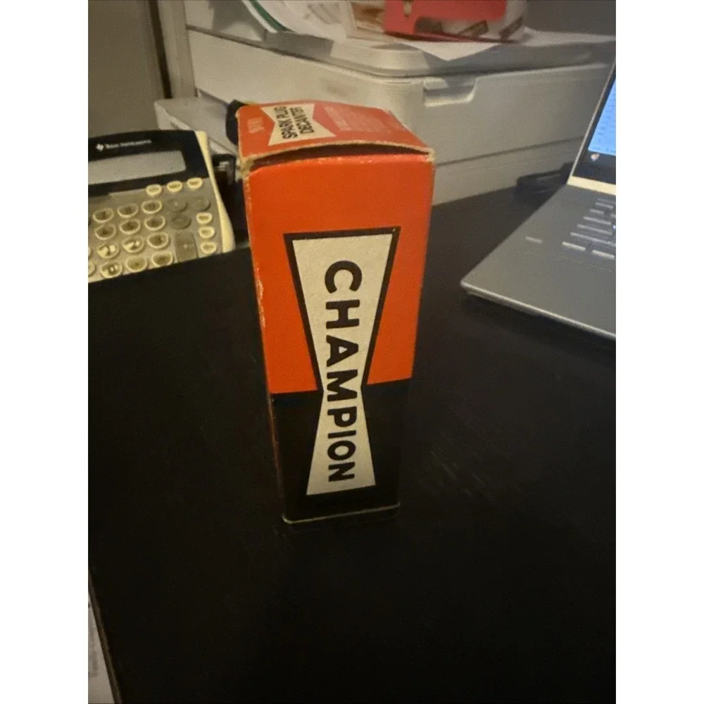 Vintage Avon Full Champion Spark Plug  Tai Winds After Shave & Original Box‎